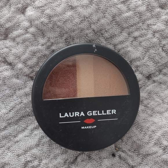 𝅺NWT Laura Geller Dream Creams Concealer & Highlighter Palette Regular/Tan - Picture 1 of 3